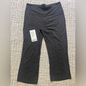 Lululemon Groove SHR crop 23
